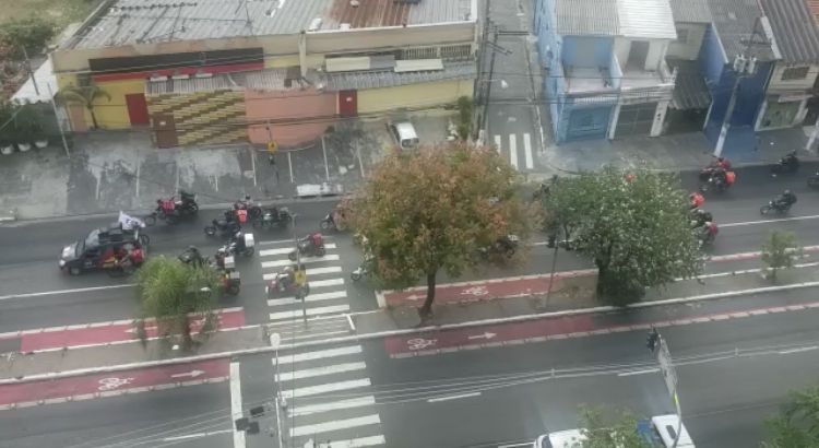Motoboys tomam as ruas de Osasco por melhores condições de trabalho