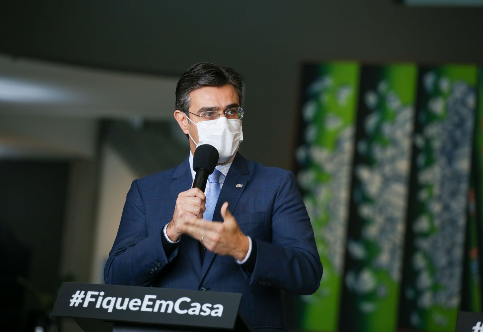 Governo de SP garante fornecimento de gás e água durante pandemia