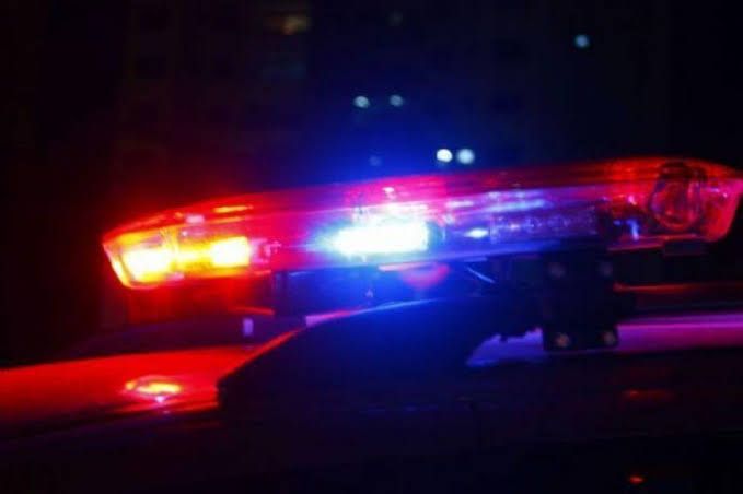 Jovem é encontrado morto dentro de carro em Cotia