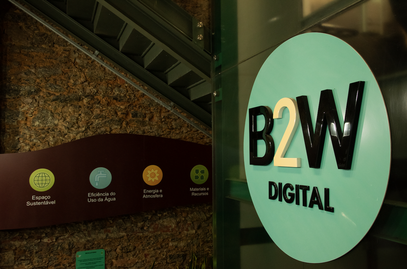 B2W Digital oferece oportunidades de emprego para pessoas com deficiência