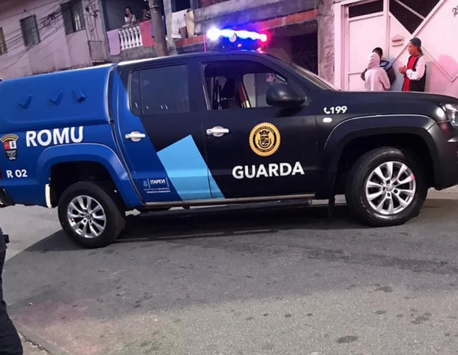 Suspeito é baleado ao tentar tomar arma de GCM em Itapevi