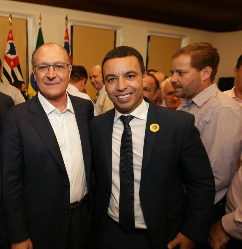 Governador Geraldo Alckmin e prefeito Rogério Lins entregam creche em Osasco