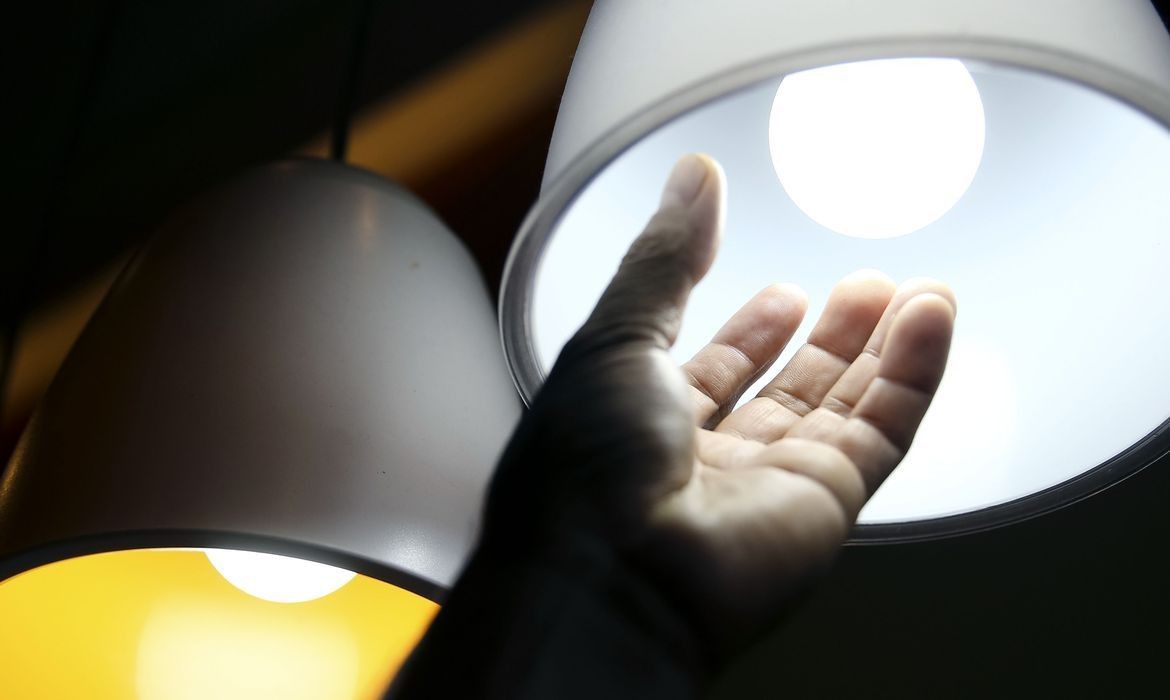 ​Procon-SP intima Enel sobre cobranças altas em contas de luz durante pandemia