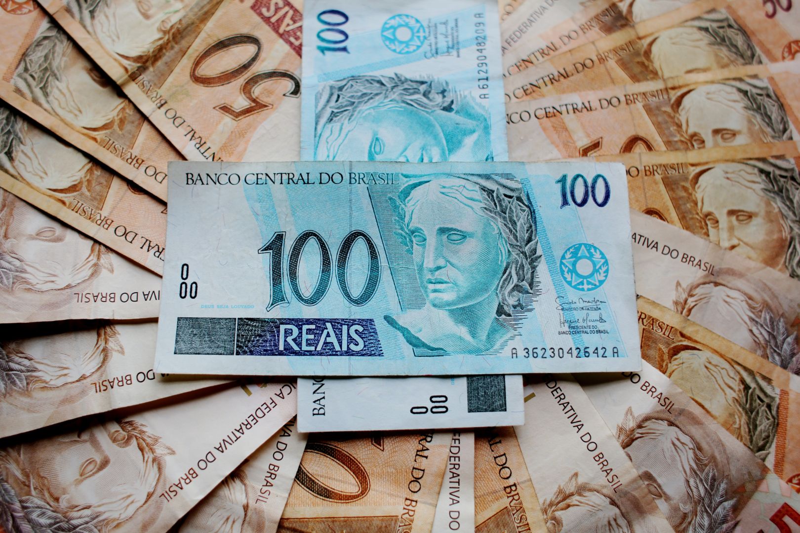 Brasil: R$ 200 bilhões foram destinados ao combate do Covid-19
