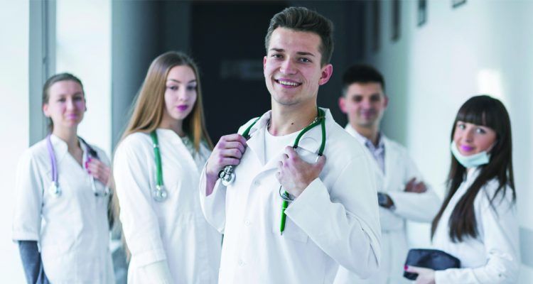 Alunos da área da saúde se cadastraram para atuar contra o coronavírus