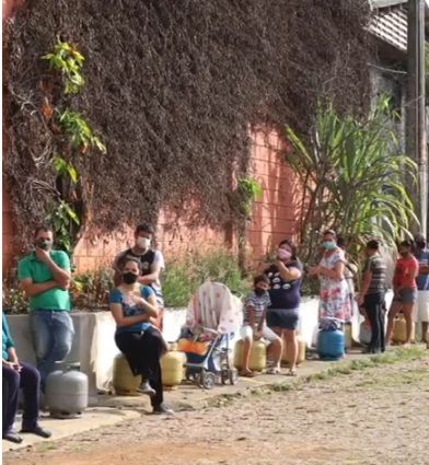 Consigaz entrega botijões para pessoas carentes em Cajamar
