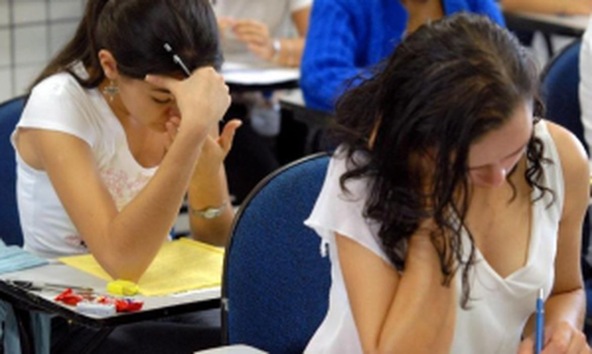 Aulas presenciais podem voltar em julho nas escolas estaduais