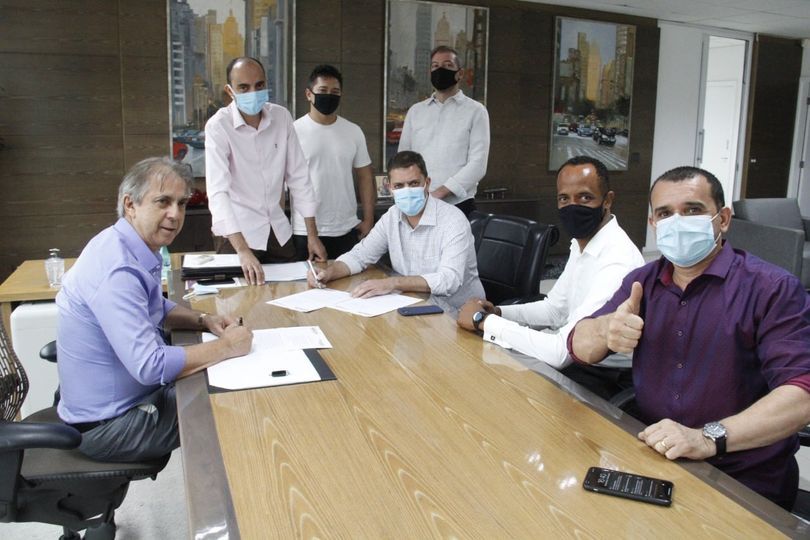 Prefeitos de Carapicuíba e Barueri se encontram para tratar de tecnologia