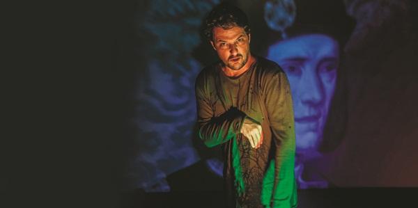 Humor e reflexão estão na peça "Vilões de Shakespeare"