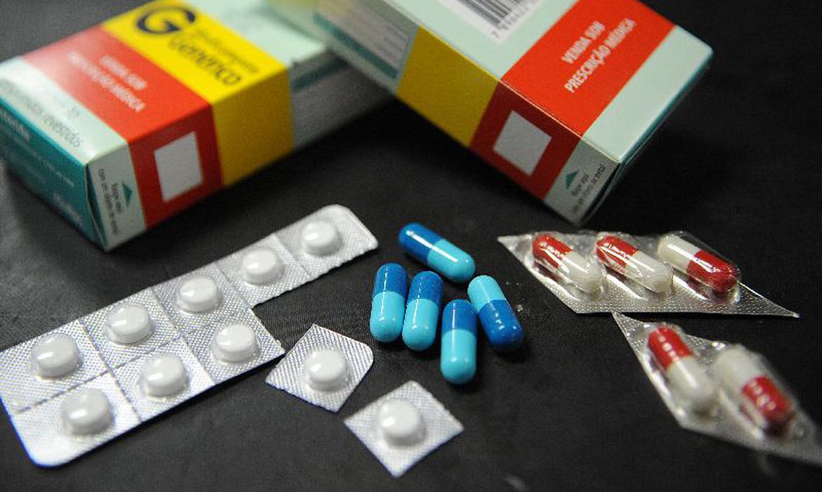 Remédios e planos de saúde podem ter preços congelados