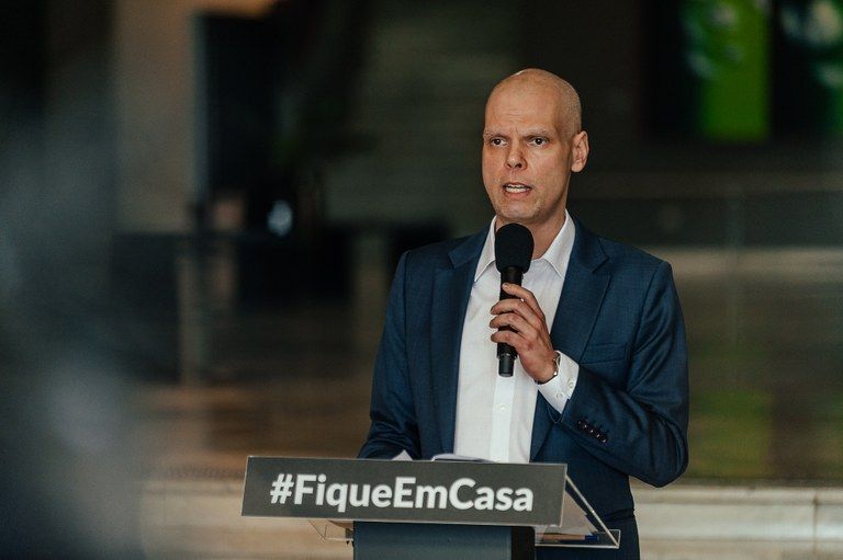 Prefeito de São Paulo não descarta rodízio e lockdown