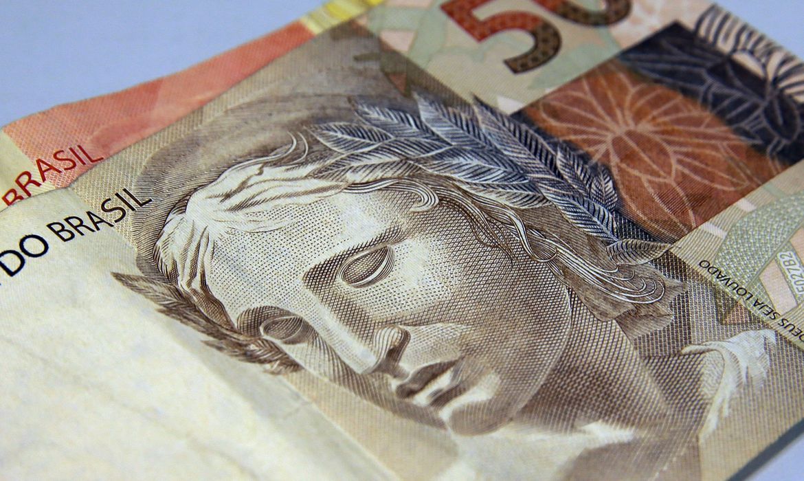 Mulheres terão prioridade no auxílio emergencial