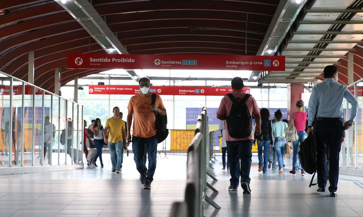 Fase emergencial retira 62% de passageiros do transporte metropolitano, diz governo de SP