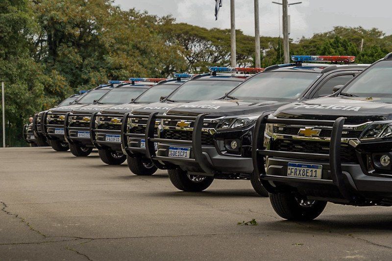 Governo estadual entrega viaturas blindadas para Polícia Civil