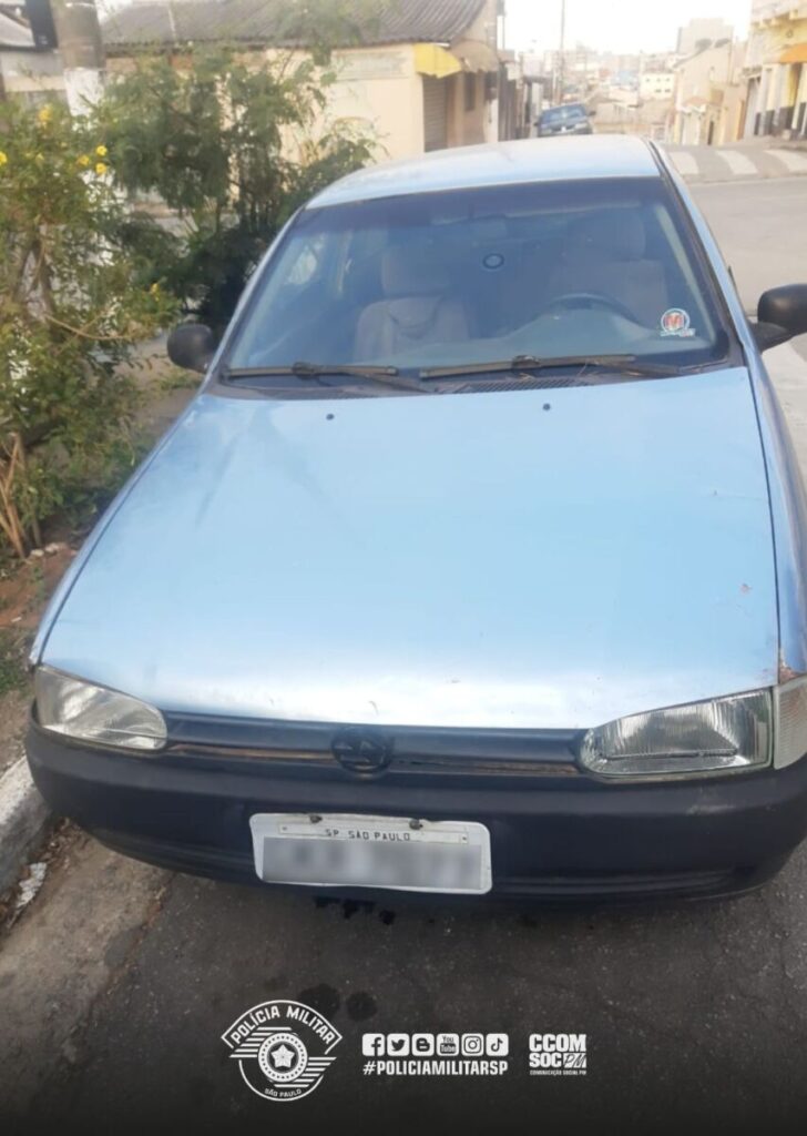 Carapicuíba: homem tenta fugir com carro furtado e acaba sendo preso pela PM