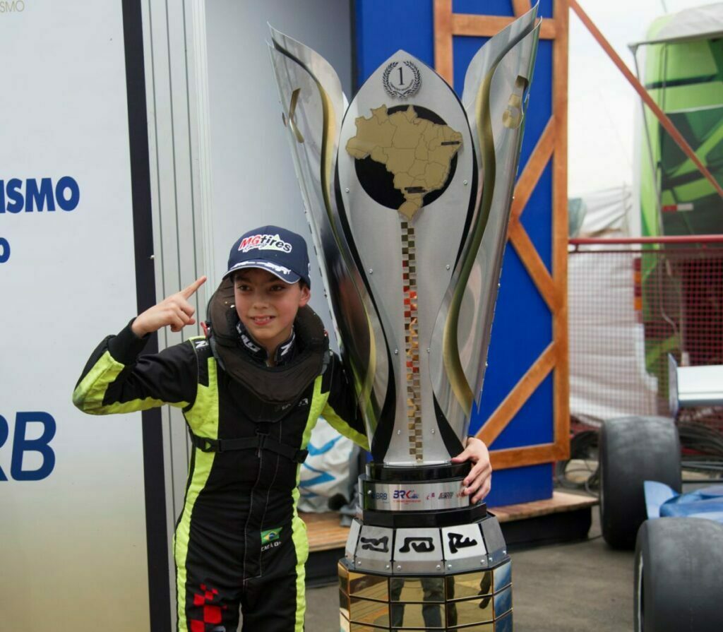 Parnaibano Cacá Neto, de 11 anos, é campeão brasileiro de kart