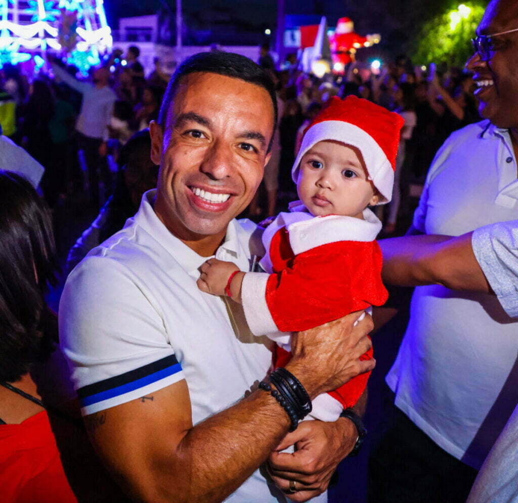 Magia do Natal: Caravana da Coca-Cola atrai multidão em Osasco; veja as fotos