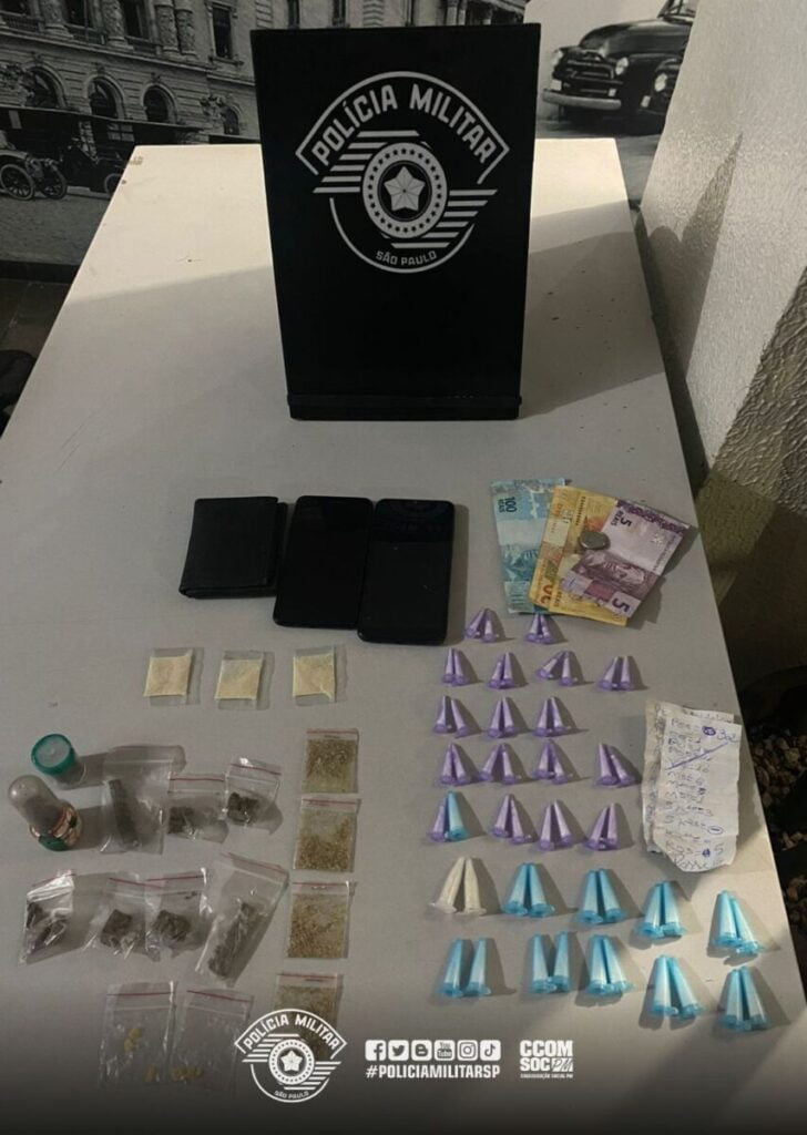 Carapicuíba: traficantes são presos com porções de cocaína, crack, maconha e dinheiro em espécie
