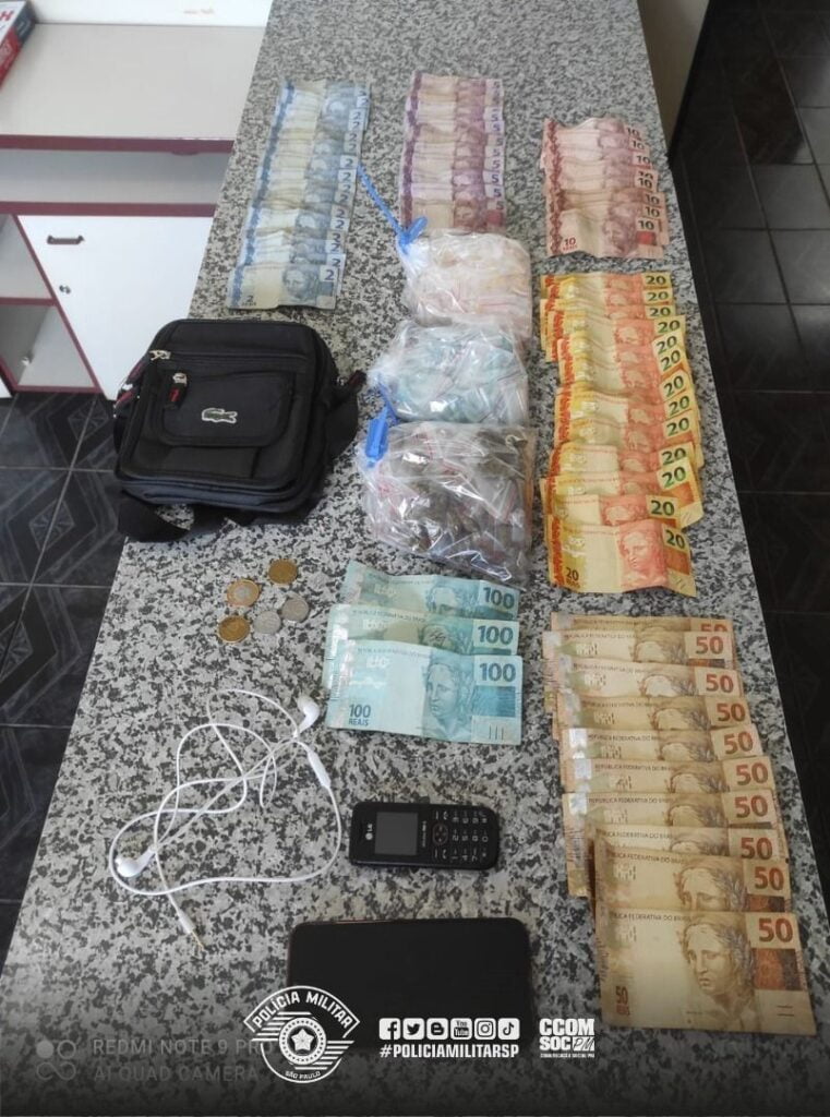 Mulher é presa com cocaína, maconha e mais de R$ 1,2 mil em Vargem Grande Paulista