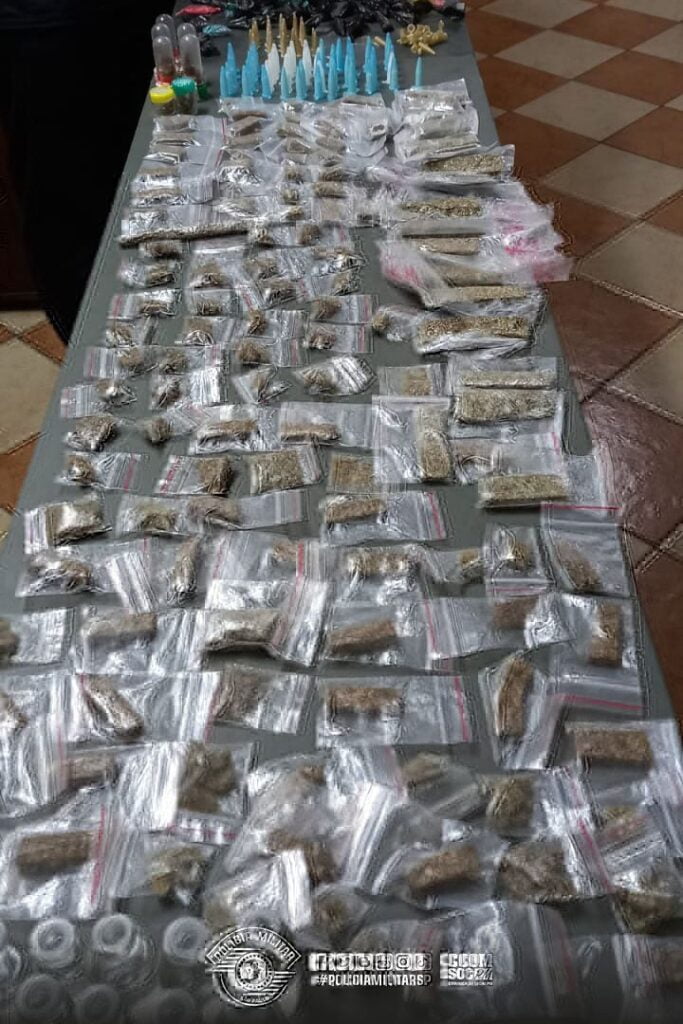 Osasco: traficante é preso em flagrante com 260 porções de cocaína, maconha e lança-perfume no Munhoz Júnior