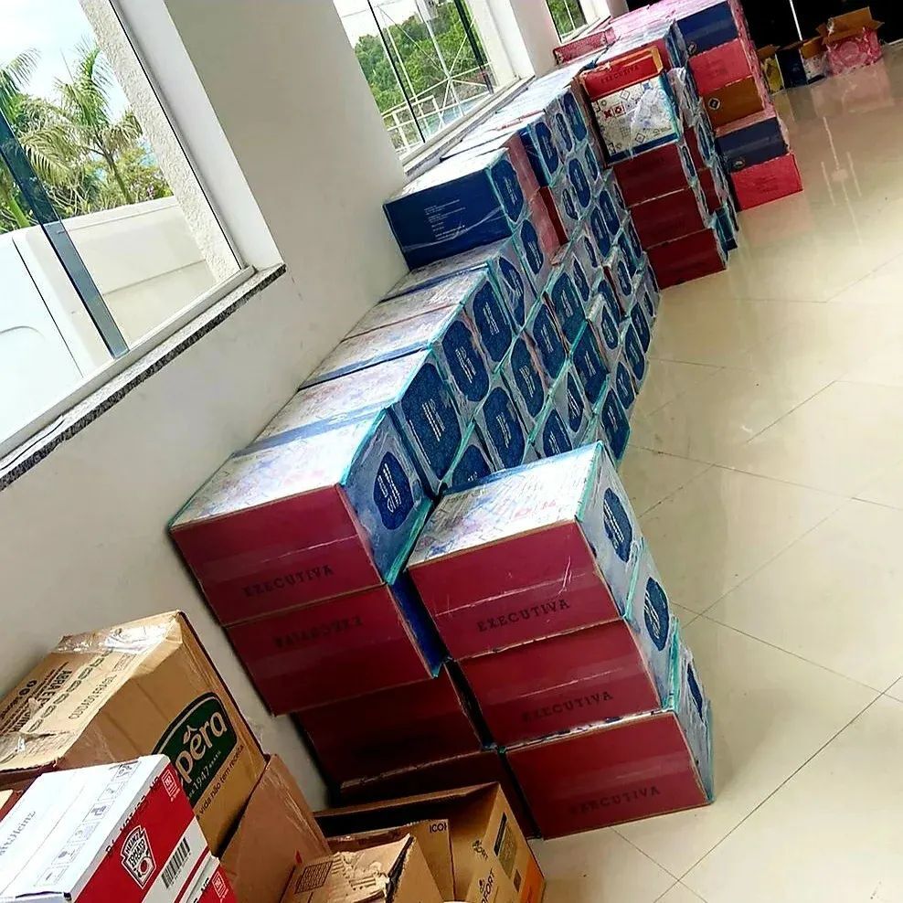 Cotia: GCM recupera caminhão roubado com carga de cestas básicas e de Natal