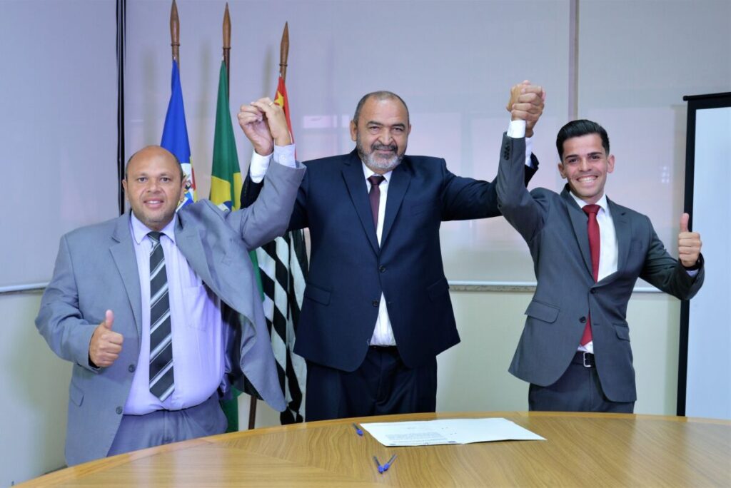 Santana de Parnaíba: vereador Vicentão assume presidência da Câmara Municipal