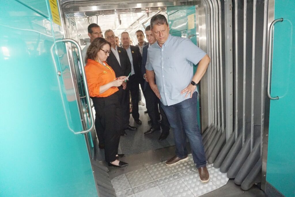 “O governador sou eu”, diz Tarcísio de Freitas em Osasco sobre MP pedir rescisão com a ViaMobilidade