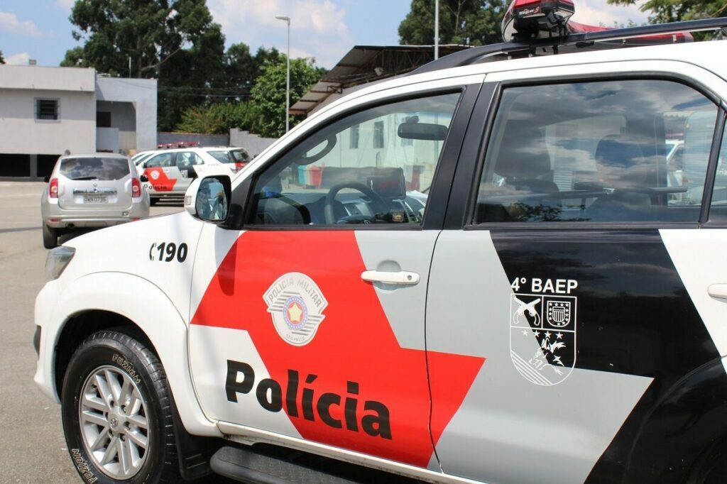 Cotia: PM descobre casa com cultivo de maconha e cogumelos alucinógenos