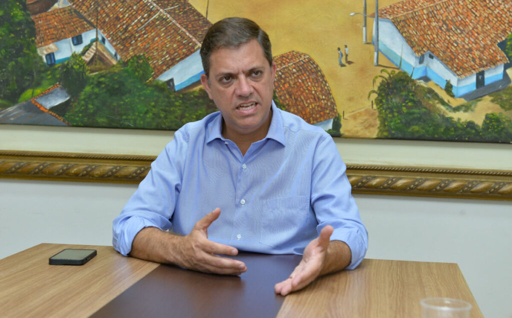 Sem reeleição, prefeitos ampliam obras de infraestrutura