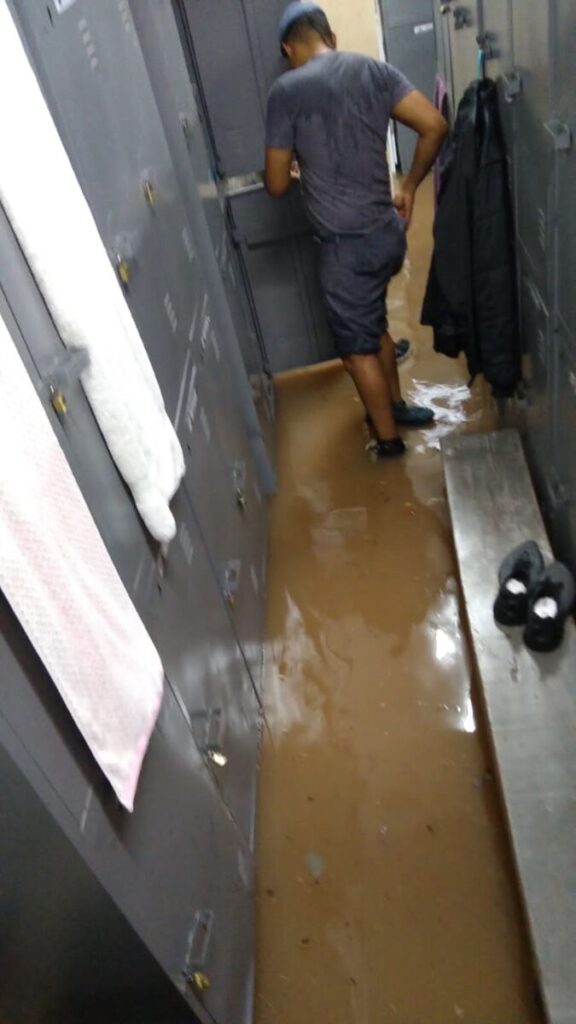 TEMPORAL: grande volume de água invade 33º Batalhão da PM de Carapicuíba; veja as imagens