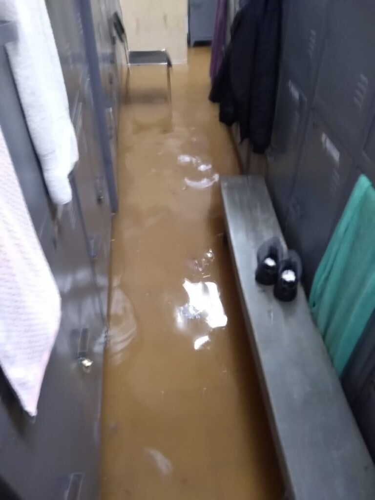 TEMPORAL: grande volume de água invade 33º Batalhão da PM de Carapicuíba; veja as imagens