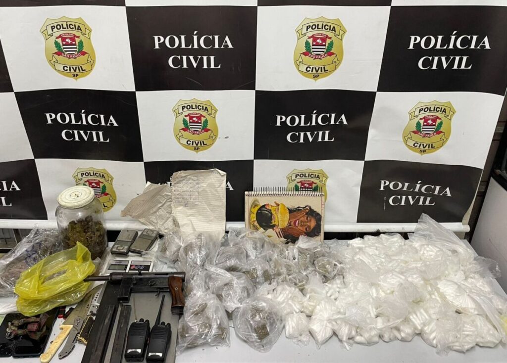 Barueri: Polícia Civil identifica depósito de drogas e prende duas pessoas