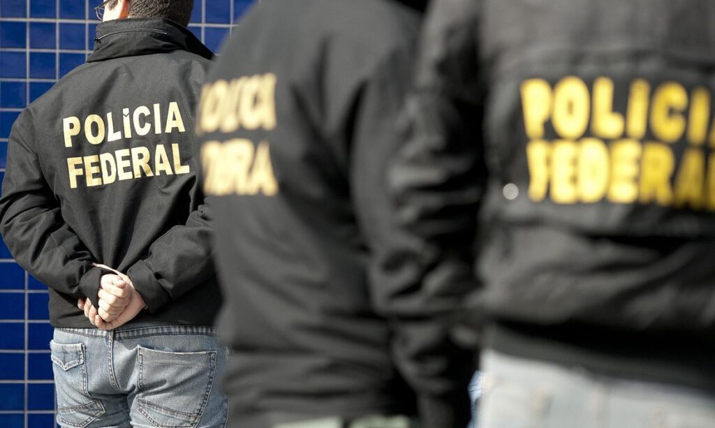 Cajamar: Polícia Federal apreende cerca de R$ 1,5 milhão guardados em mala