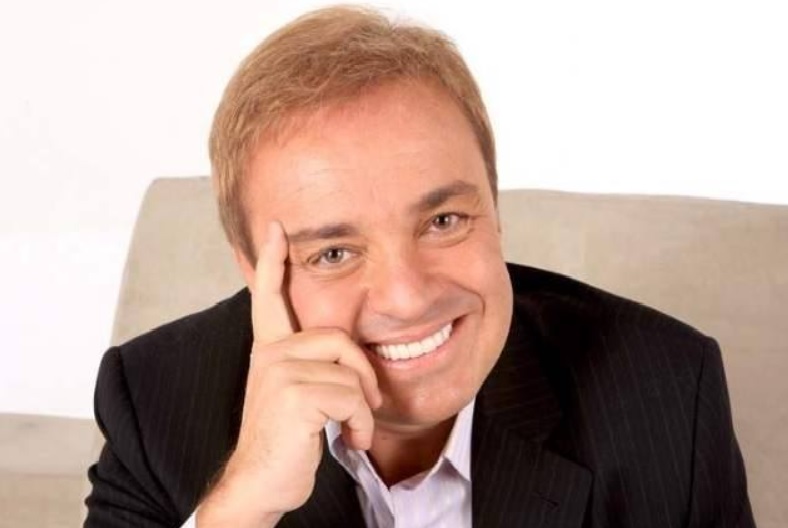 Filhas gêmeas de Gugu Liberato visitaram produtora deixada pelo pai em Alphaville