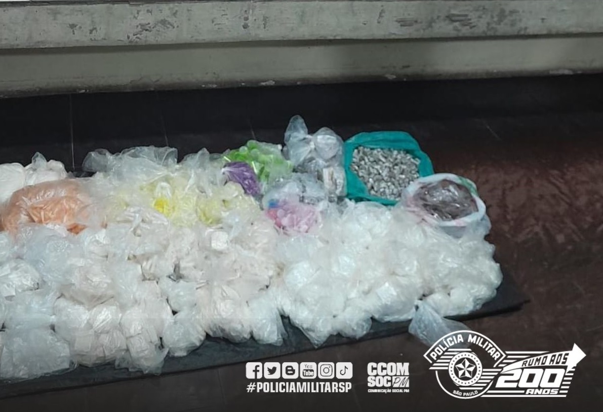 PM apreende mais de dez quilos de drogas em Jandira
