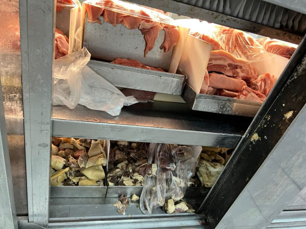 Polícia Civil de Osasco interdita açougue acusado de vender carnes e alimentos irregulares