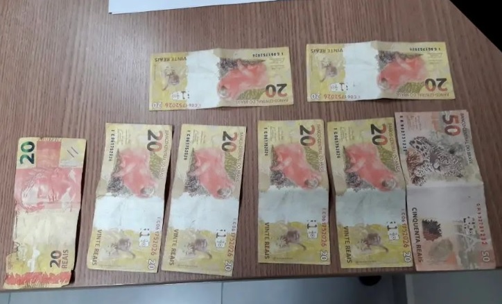 Polícia Militar prende homem por tentar usar dinheiro falso