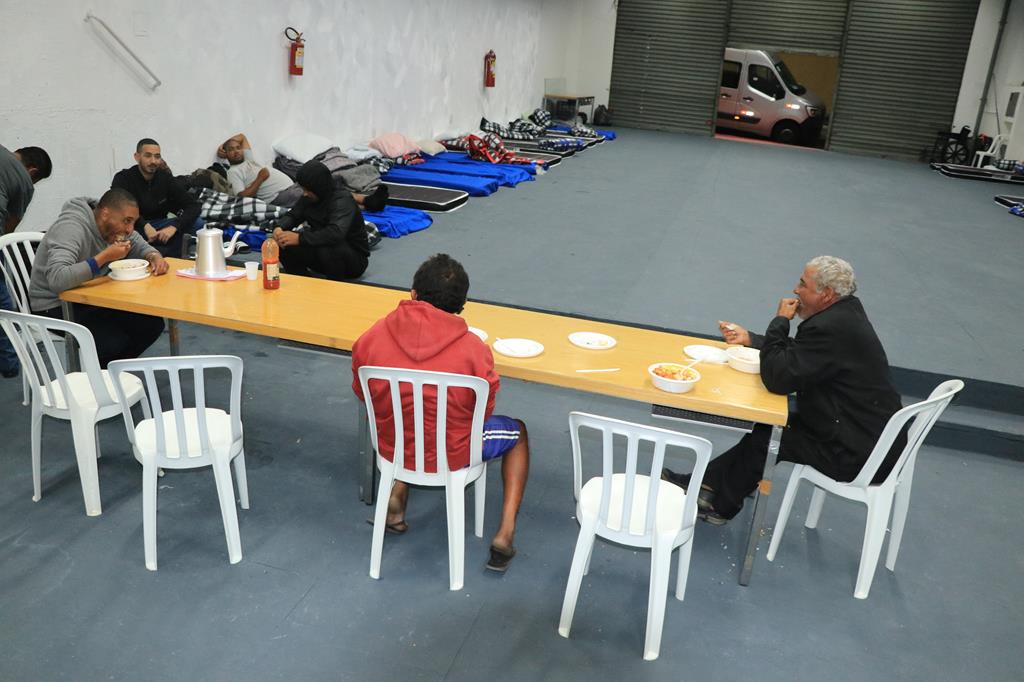 Barueri e Osasco intensificam ações de combate ao frio