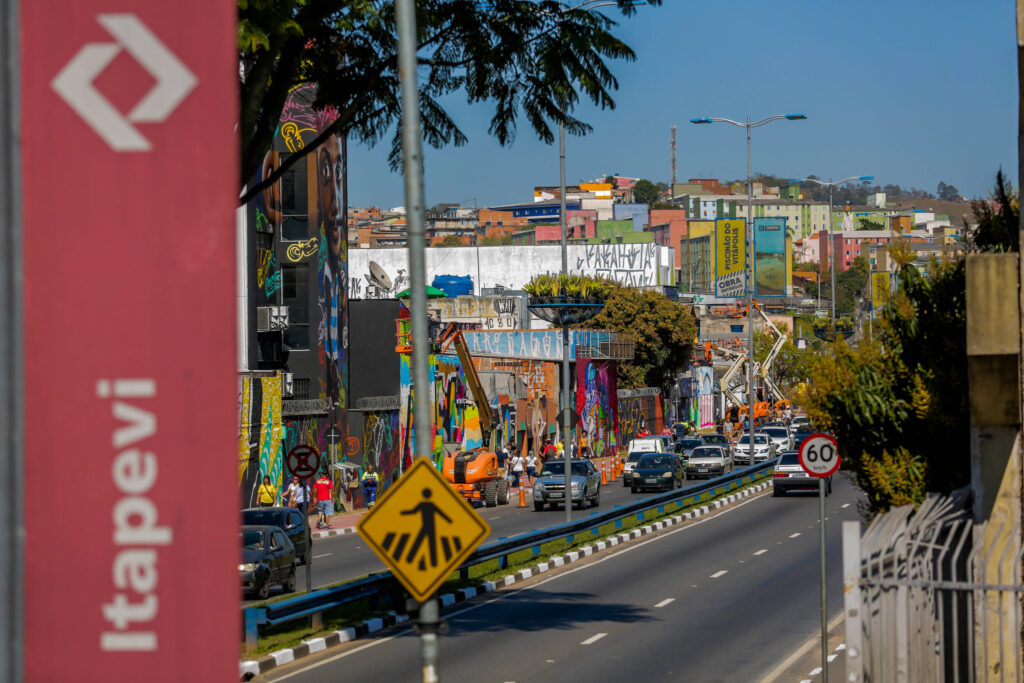 EMTU: 20 novos ônibus circularão no Corredor Itapevi-Osasco