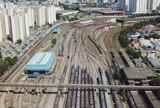 ViaMobilidade: usuários da Estação Osasco reclamam de escada rolante em manutenção