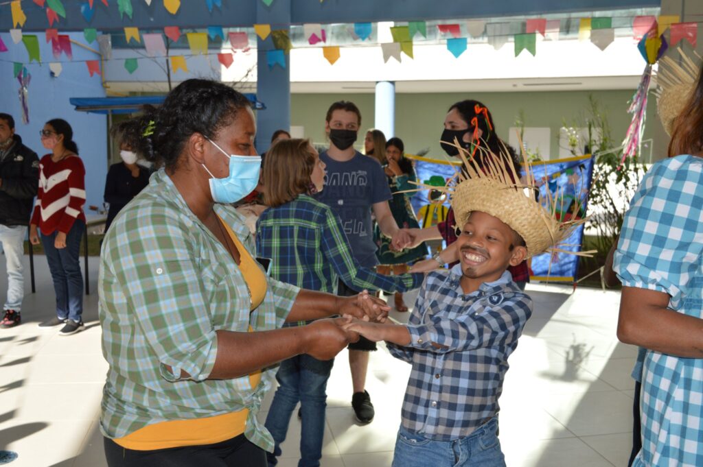 Solidariedade: Apae Barueri inicia venda de kit arraiá 2023. Veja como ajudar os atendidos e seus familiares