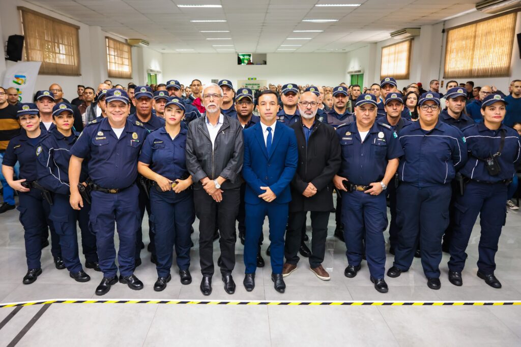 Segurança: prefeito Rogério Lins empossa 164 novos guardas municipais em Osasco