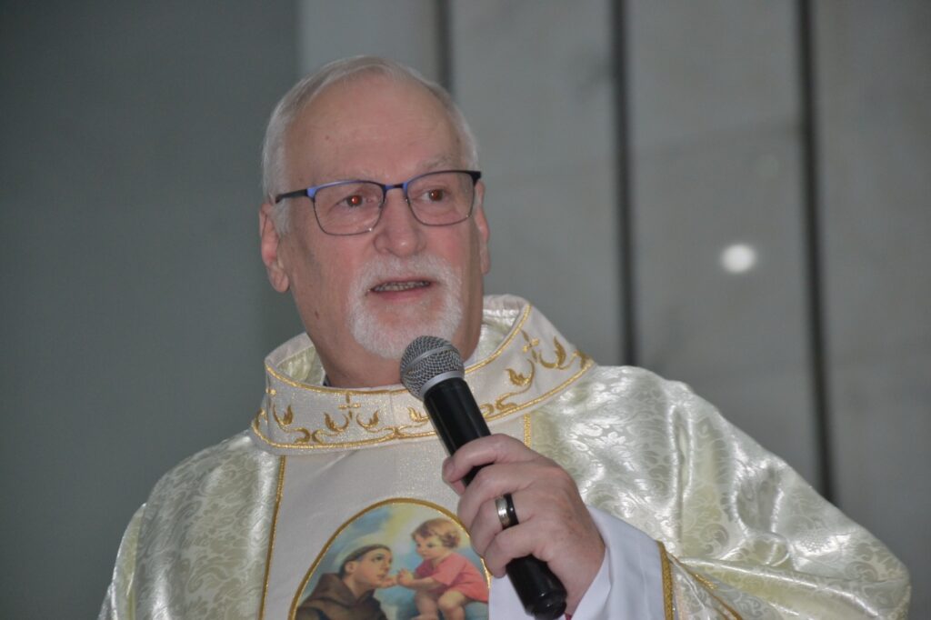 Festa de Santo Antônio, padroeiro de Osasco, atrai milhares de fiéis