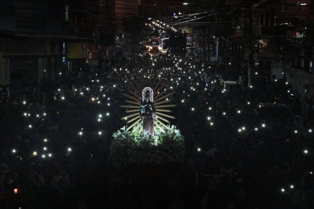 Festa de Santo Antônio, padroeiro de Osasco, atrai milhares de fiéis