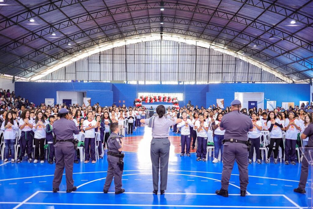 Programa Proerd forma 3,3 mil alunos de Jandira e Osasco