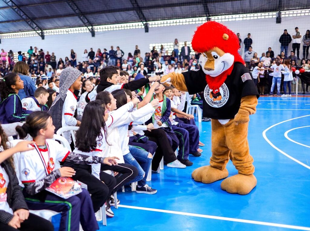 Programa Proerd forma 3,3 mil alunos de Jandira e Osasco