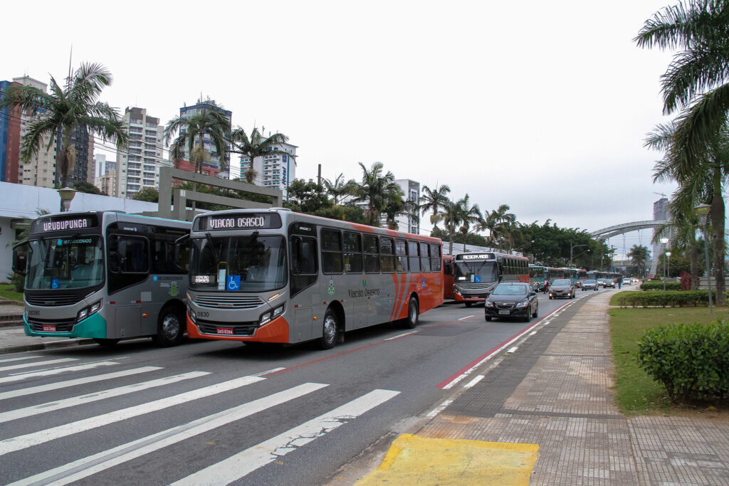 Osasco: Passe Emprego auxilia desempregados e estudantes