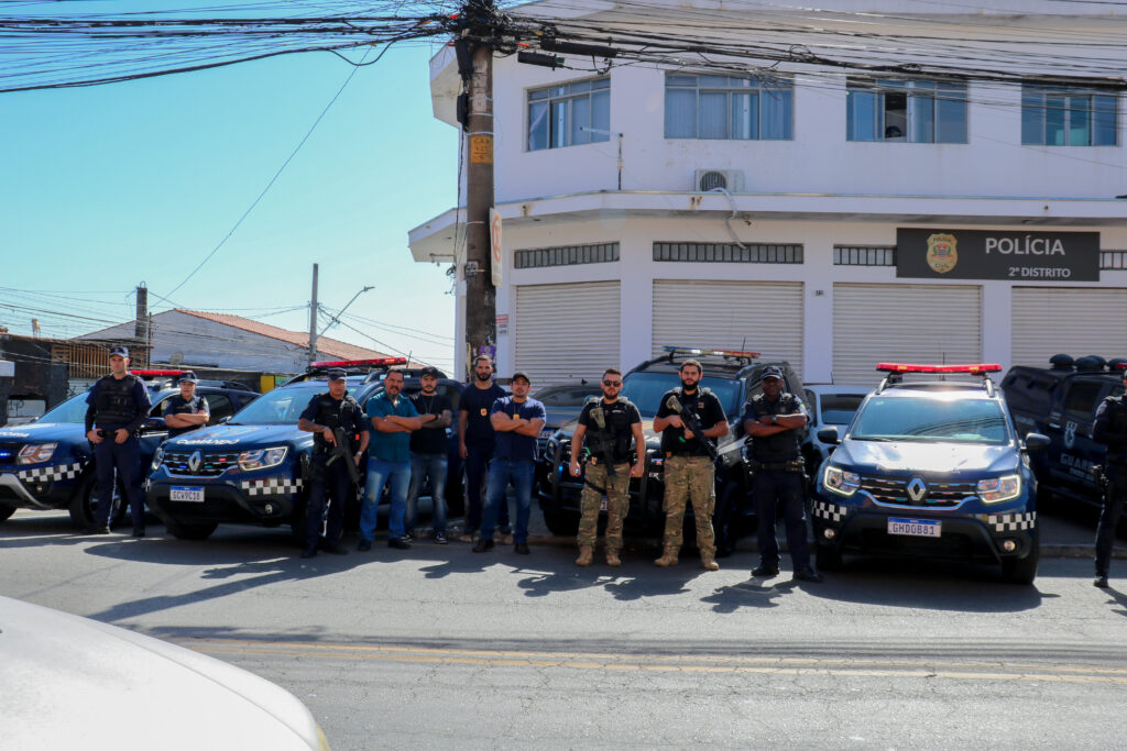 Substâncias foram encaminhadas ao Instituto de Criminalística (Divulgação/Prefeitura de Carapicuíba)
