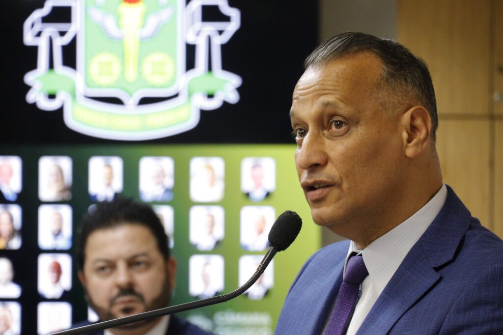 Osasco: sancionado projeto contra golpes virtuais em idosos