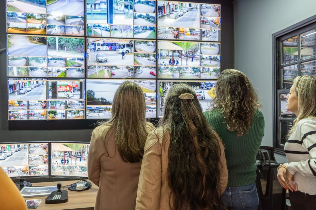 Segurança: Prefeito Guto Issa entrega Central de Controle Operacional em São Roque